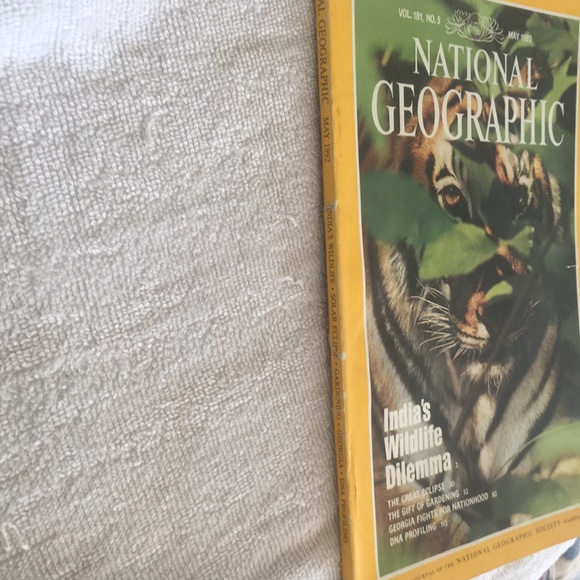National Geographic Vol. 181 No. 5 May 1992 - Picture 5 of 14